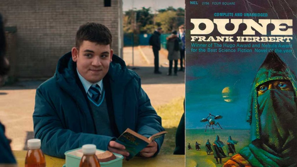 Isaac de Heartstopper leyendo Dune